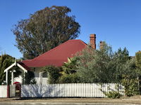 Tenterfield Luxury Historic Cottage - Townsville Tourism