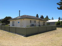 Walters Holiday Home - Goulburn Accommodation