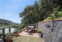 13 Point Lookout Beach Resort - eAccommodation