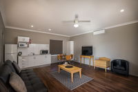 Akuna Motor Inn - Accommodation Perth