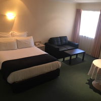 Charles Rasp Motor Inn - Accommodation Airlie Beach