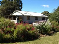 Engadine Cottage - Geraldton Accommodation