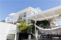 White Beach Cottage - The Perfect Beach Getaway - Yamba Accommodation