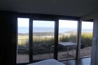 Hearns Beachside Villas - Wagga Wagga Accommodation