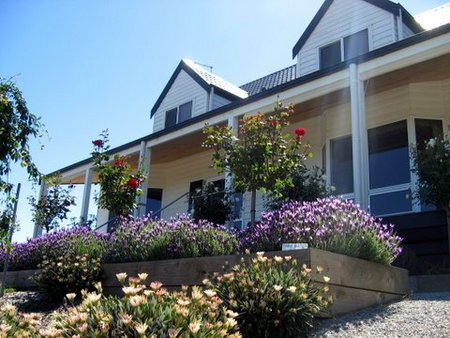 Canadian VIC Accommodation Redcliffe