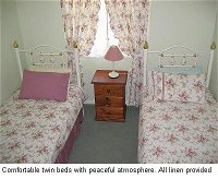 Glen Eden Cottages - Accommodation in Surfers Paradise