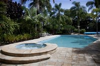 Oasis Apartments and Treetop Houses - Hervey Bay Accommodation