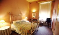 Romano's Hotel - Accommodation Gladstone