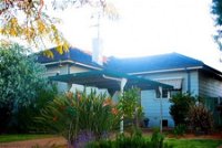 Straw Houses - Accommodation in Brisbane