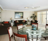 Burleigh Surf Beachfront Apartments - Mackay Tourism