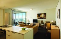 Oaks Festival Towers - Accommodation Search