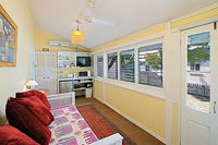 Barbara's Budget Accommodation - Gold Coast 4U
