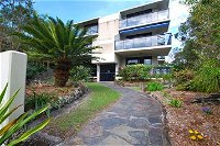 A Bay Breeze - Accommodation Airlie Beach