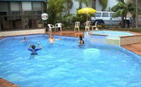 Golden Chain Palm Court Motor Inn - Port Macquarie - Accommodation Newcastle