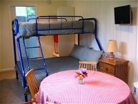 Cedar Grove Farmstay - Hotel Accommodation