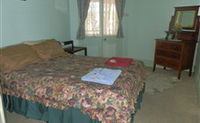 Henty Central Bed and Breakfast - QLD Tourism