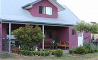 Magenta Cottage Accommodation and Art Studio - QLD Tourism