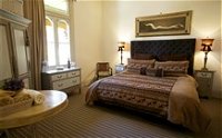 St Mounts Boutique Hotel - Garden Cottages and Trattoria Restaurant - Hotel Accommodation