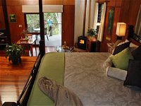 Whispering Valley Cottage Retreat - Hotel Accommodation