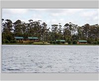 Lake Yalleena Holiday Cabins - Australia Accommodation