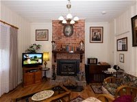 Tenterfield Historic Luxury Cottage - VIC Tourism