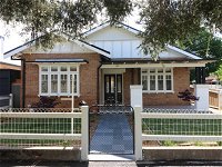 Roseneath Cottage - Orange Heritage - Melbourne Tourism
