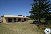 LJ Hooker Goolwa Holiday Rentals - 15 Eaton Avenue Goolwa Beach - Accommodation NSW