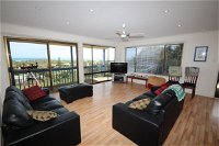 LJ Hooker Goolwa Holiday Rentals - 39 Bradford Road Goolwa Beach - Accommodation NSW