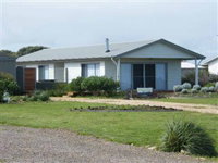 Coorong Waterfront Retreat - QLD Tourism