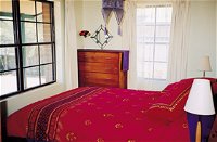 Loverings Lodge - Emu Bay - Hotel Accommodation