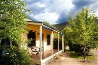 Alpine Valley Cottages - QLD Tourism