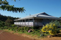 Blue House Bed and Breakfast - Sunshine Coast Tourism