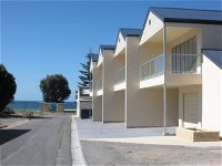 Karen's Cabins and Apartments - Sunshine Coast Tourism