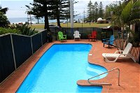 Beach House Holiday Apartments - Sydney Tourism