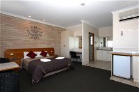 Clifford Gardens Motor Inn - New South Wales Tourism 