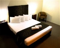 Country Plaza Motor Inn - Hotel Accommodation