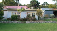 Stonewalls Cottage - Melbourne Tourism