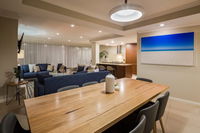 Azure Holiday House - Australia Accommodation