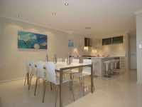 Hamilton Island Private Apartment - Poinciana - Australia Accommodation