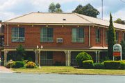 Hamiltons Townhouse Motel - Melbourne Tourism