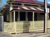 Clyde's Cottage - Australia Accommodation