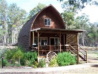 Jarrah Glen Cabins - QLD Tourism