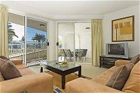 Kirra Beach Apartments - Hotel Accommodation