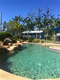 Lake Tinaroo Holiday Park - QLD Tourism