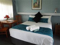 Moore Park Beach Motel - QLD Tourism