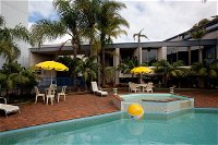 Palm Court Motor Inn - Sunshine Coast Tourism