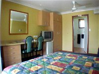 Palm Valley Motel - QLD Tourism
