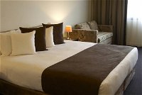 Quality Hotel Tabcorp Park - Accommodation NSW