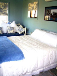 Walls Court Bed  Breakfast - QLD Tourism