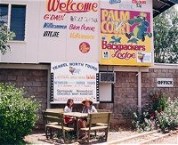 Palm Court Kookaburra Backpackers - Hotel Accommodation